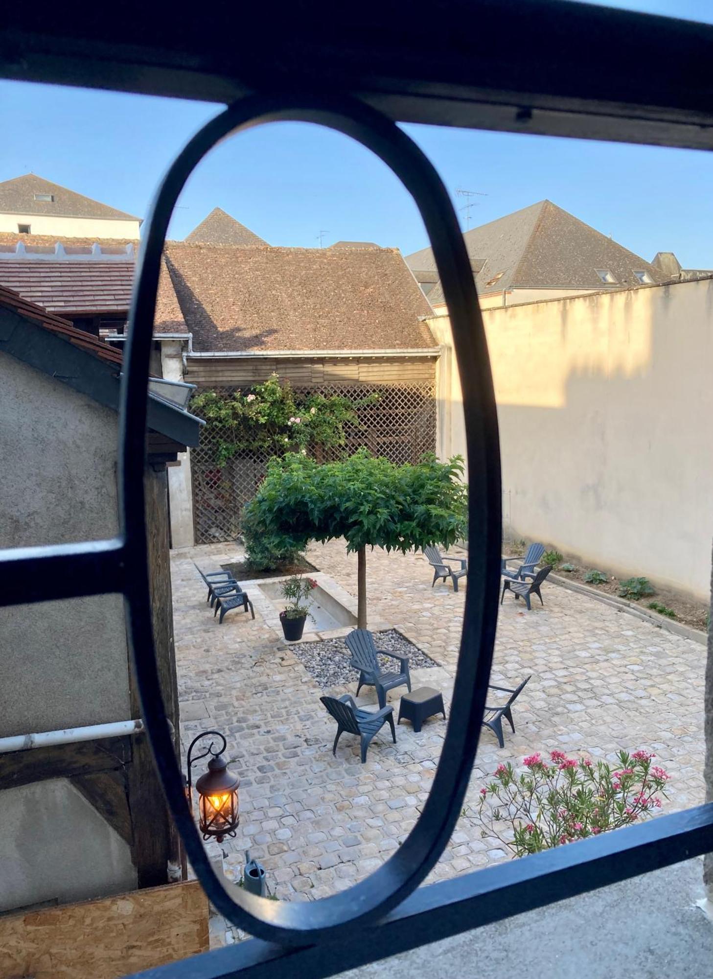 La Maison Virginie Appartements Climatises De 1 A 5 Pers Cosy Hyper Centre Cour Parking Linge Fibre Proximite Port Lac Canal Piscine 몽타르기 외부 사진